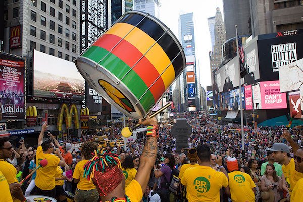 cityguidenyc's tweet photo. The Best Things to Do for Labor Day Weekend in NYC https://t.co/hY8RcXP3TV #LaborDayWeekend #BrazilianDay #WashingtonSquare #art @DonnaSummerBway #superhypnoticdinnerparty @TheMcKittrick #jurassicpark @Videology #cruises @SpiritofNewYork #brooklynmusicweek #brooklyncider #nyc https://t.co/pFMx9OxAAJ