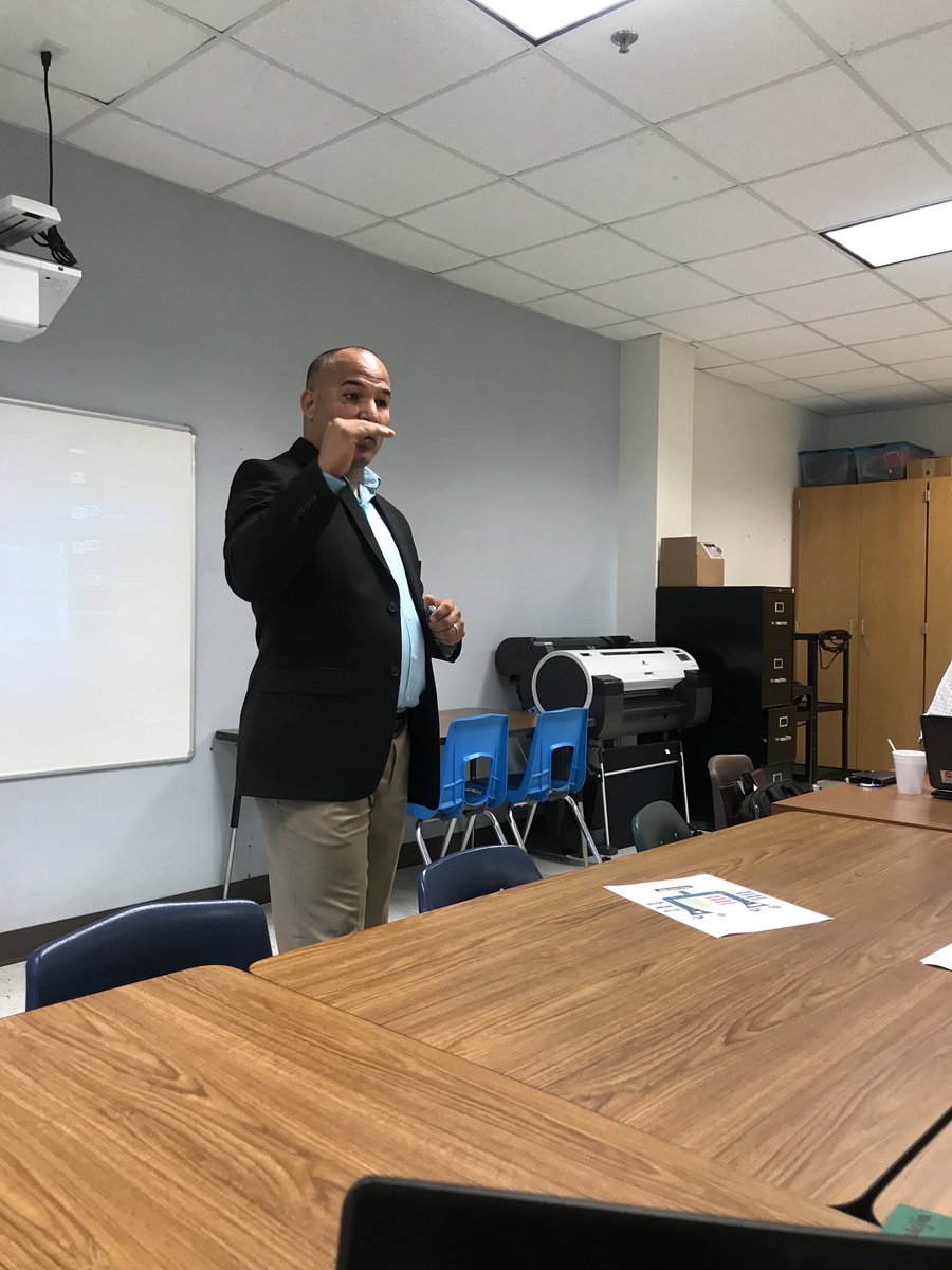 APLottWoods's tweet photo. PLC Wednesday, at @NancyMoseleyElementary! #PowerSchoolTraining With our campus instructional coach Mr. Jamie! #Planning #Developing #Inspiring
#ExpectingTheBestYearEver
#SoutheastNetwork @DallasISD https://t.co/o4sFVAyKrB