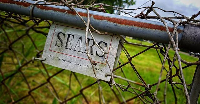 FernwehFreya's tweet image. Sears.
.
.
.
#sears
#roadsideamerica #havefuntoday #happydays #neverstopexploring #travelwriter #instago #wanderlust #ig_captures #liveauthentically #liveunscripted #greenfields #killeverygram #smalltownusa #simplepleasures #whyweadventure #photographyso… ift.tt/2Nx48oP