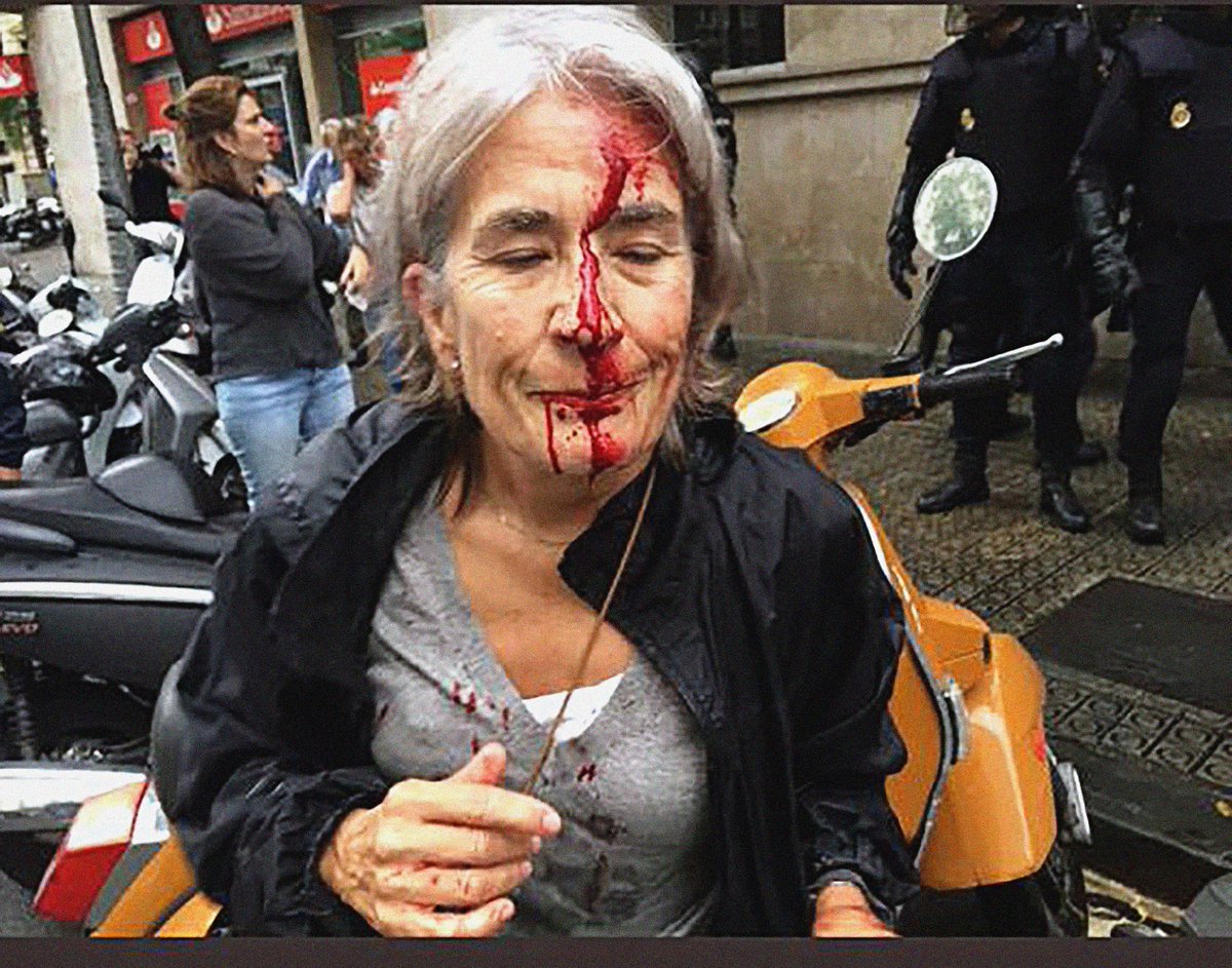 jcuixart's tweet photo. Missatge des de la presó:

Els qui diuen que sempre condemnen la violència per què encara no han condemnat la brutalitat policial contra un miler de votants pacífics l'1 d'octubre?

🔗 https://t.co/Y99jfT2qP7 https://t.co/WcbhWyST6C