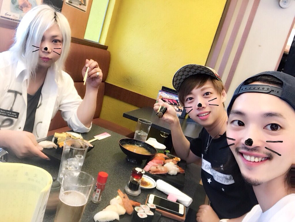 Bar 151 A V Twitter 総司代表の奢りでお寿司 3人で外食するの久々な気がする 総司代表ご馳走さまです リツイートした方には 缶物サービス中 寿司 すしざんまい 東新宿 営業終わり ご馳走さまです 新宿 東京 大阪 ミナミ 北新地 中洲 Bar 151 A V Twitter 総司代表の奢りでお寿司 3人で外食するの久々な気がする 総司代表ご馳走さまです リツイートした方には 缶物サービス中 寿司 すしざんまい 東新宿 営業終わり ご馳走さまです 新宿 東京 大阪 ミナミ 北新地 中洲