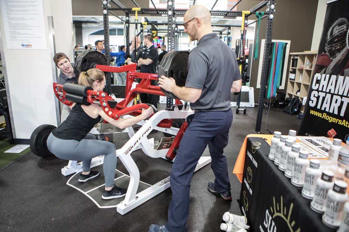 SMARTERTeam's tweet photo. When the #PendulumChallenge on the @Pendulum_Strong Squat Pro from @RogersAthletic starts getting heavy with the @Iron_Grip plates, the audience REALLY provides motivation to finish. Get involved with https://t.co/plG845eAri! https://t.co/G2XIQMxyjM