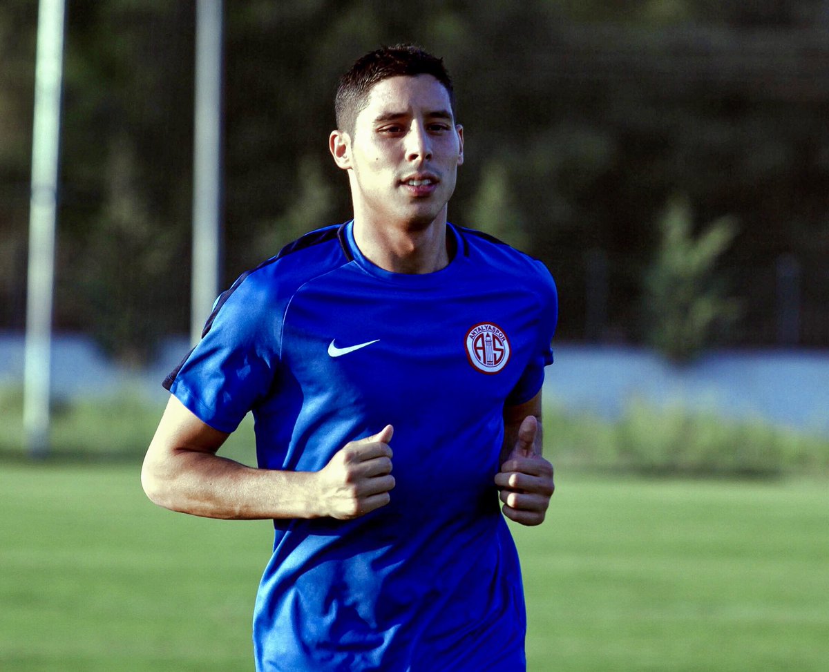 Barradabdel's tweet photo. First training session with my new team @Antalyaspor 
📸🦂🇹🇷🔴⚪️ https://t.co/xiBqOTh7wR