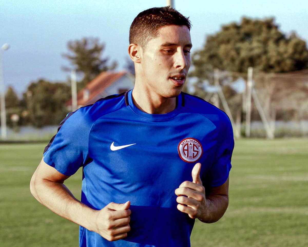 Barradabdel's tweet photo. First training session with my new team @Antalyaspor 
📸🦂🇹🇷🔴⚪️ https://t.co/xiBqOTh7wR