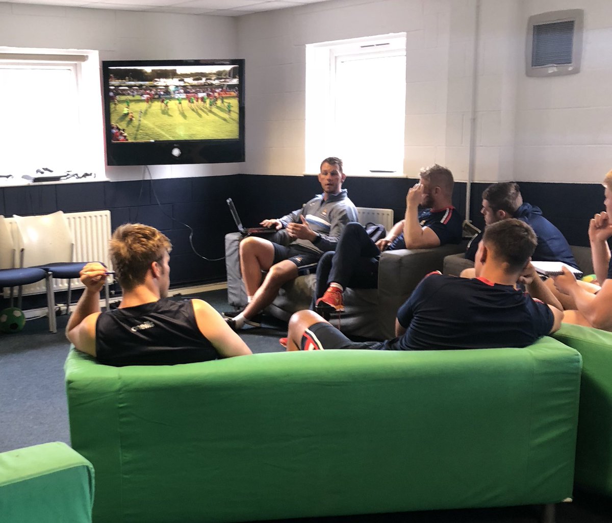 Matt_Chopper's tweet image. Lineout review for the @CoventryRugby forwards with @Nacsport before return to @Champrugby on Saturday vs Jersey #AnalysisForAll #Nacsport