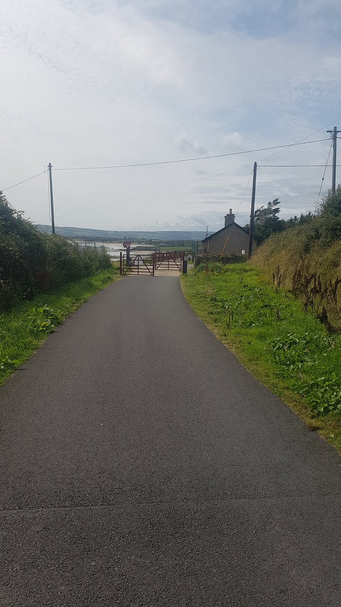 Cycled the Greenway in Waterford today and it was brilliant. Definitely recommend it to cyclists of any ability. This is the view coming into Dungarvan. Also, i was a bit starstruck having seen <a href="/Sammmy_Be/">Sam Bennett</a> and i think it was <a href="/moloughlin97/">Michael O'Loughlin</a> cycling on it too! <a href="/WaterfordGrnWay/">Waterford Greenway</a>