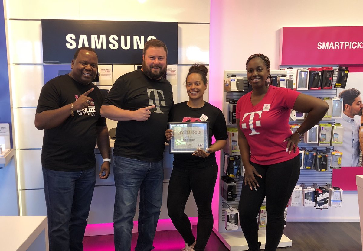 DutchWermuth's tweet photo. I know everyone knows Vanessa Ramos in Simpsonville SC! She is #1 in my Division AGAIN as a MAD Multiple Best in Class Winner! This girl is on Fire! Go ahead and sing it! #GPGF @adrianayperales @JoshDavisGP @JohnLegere @JonFreier @bnash001 @MrDennisJones @markwirtz7 @BrandonJ38 https://t.co/cGIHA16cjI