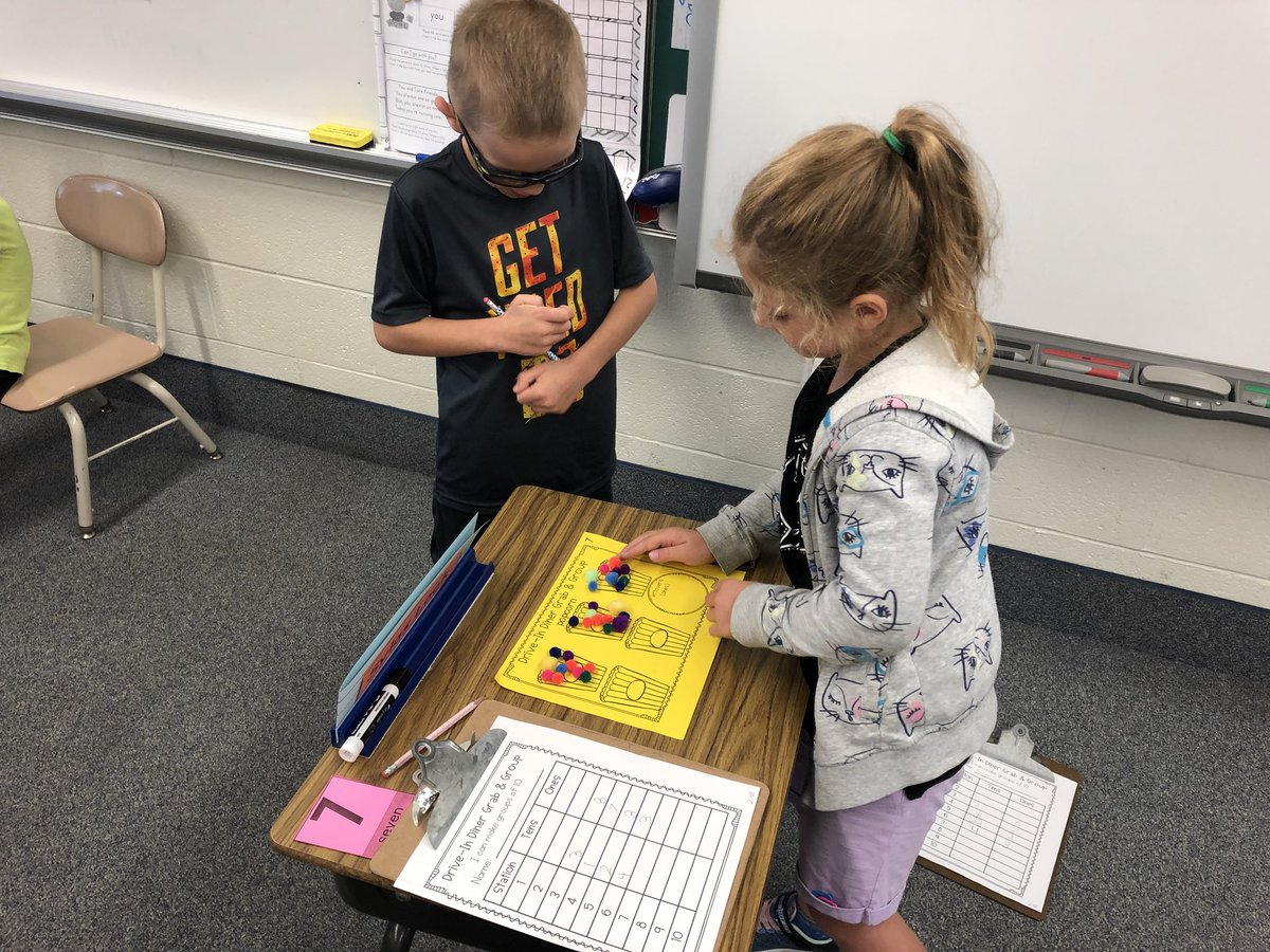 WES_GrantElem's tweet image. Mrs. Nelson’s 1st graders working on making groups of 10 with a “Dine &amp;amp; Dash” Activity! @WESchools #weschools