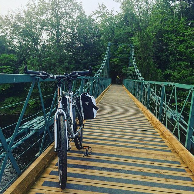 Power2_pedal's tweet photo. #summercycling where do you think 🤔 this view from the bridge is from? 🇮🇪 🇫🇷 or 🏴󠁧󠁢󠁳󠁣󠁴󠁿? It’s from a country with spectular landscapes &amp; lots of room for cycling. #roadbike #riadcycling #outsideisfree #fromwhereiride #cycletour #cyclebridge #freedom #bikeholidays https://t.co/x8YkeiVTo1