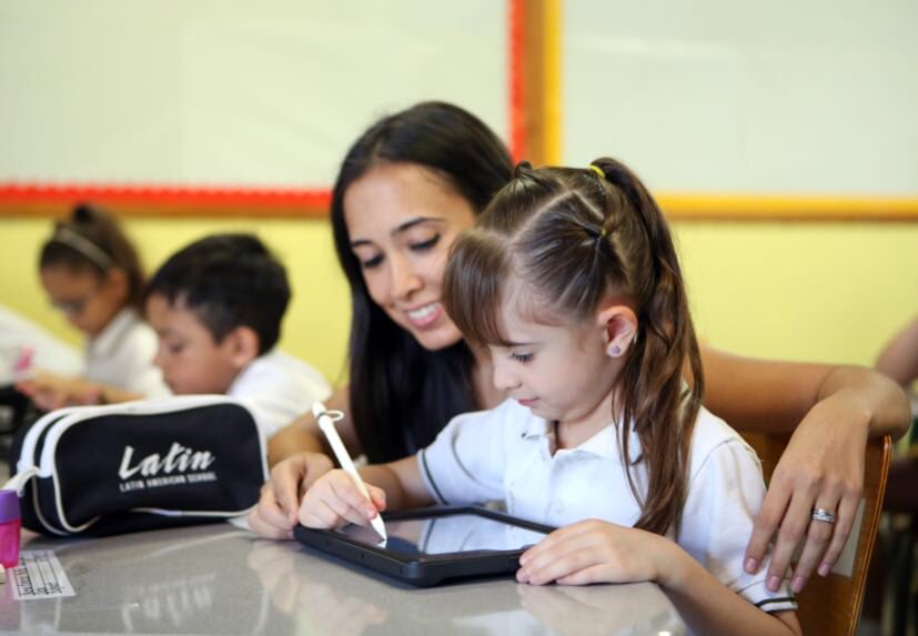 “Technology will never replace great teachers, but technology in the hands of great teachers is TRANSFORMATIONAL.” George Couros #MexicoCanCode #Appledistinguishedschools <a href="/AppleEDU/">Apple Education</a>