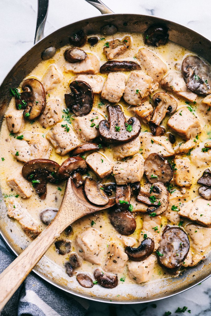 therecipecritic's tweet photo. CREAMY GARLIC PORK MARSALA is such an easy weeknight meal made with @SmithfieldFoods pork!  #ad RECIPE HERE: https://t.co/nJmhqadCI7 https://t.co/soSETt4YOK