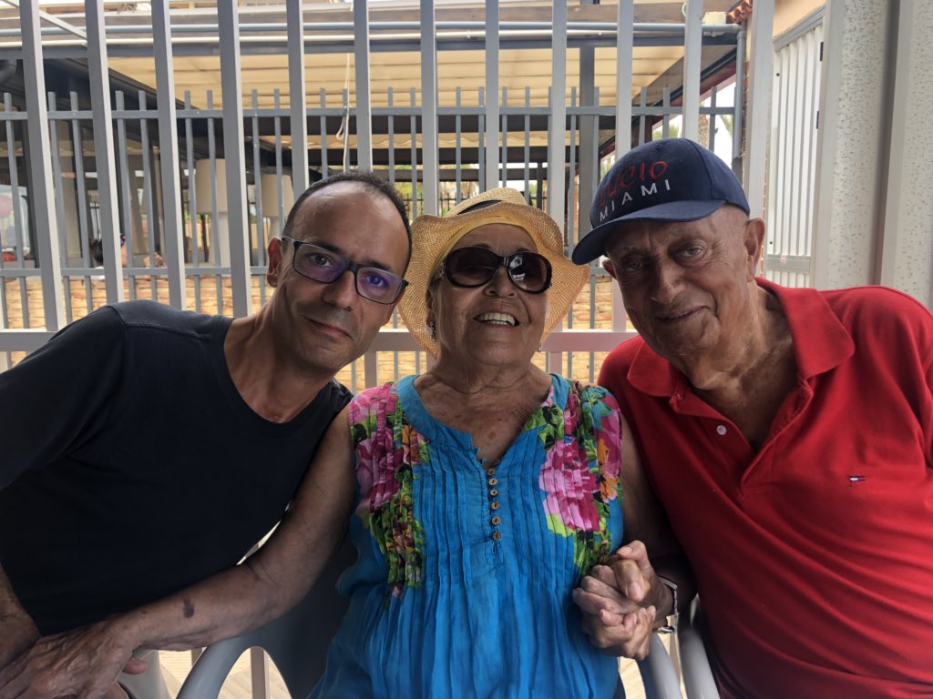 A punto de comer un arroz en nuestra mesa de <a href="/azulplaya/">luis playa azul</a> y, con muchas ganas de volver a <a href="/casa_lucio/">Casa Lucio</a> Madrid para empezar a trabajar y recibir a nuestros clientes y amigos