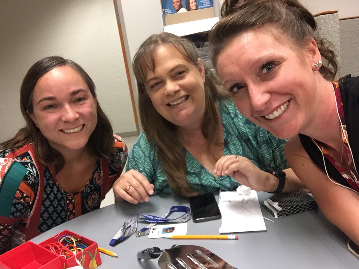VLACeLearning's tweet photo. Having a blast @OaklandSchools #makerspace Thank you again @cummingsl @julieallthat @MollyLaritz @amceleste13 https://t.co/nyusefic0b