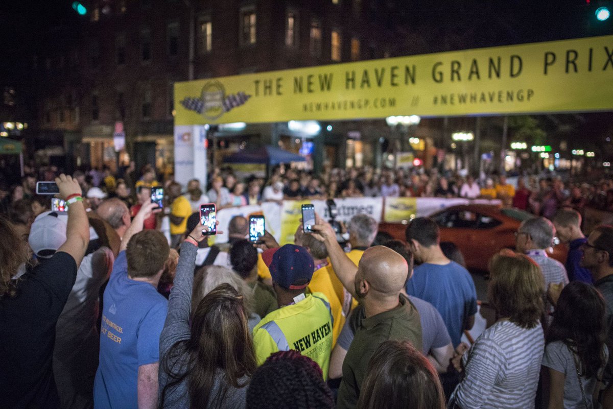 GrandPrixNHV's tweet photo. #ThrowbackThursday... We can't wait for this year. The (electric) crowd, the food, the drinks, the RACE. It's all starting to come together.
#nhgp #cycling #nebra #Connecticut #NewHaven #festival #USAcrits #critlife https://t.co/sijmG3hYVw