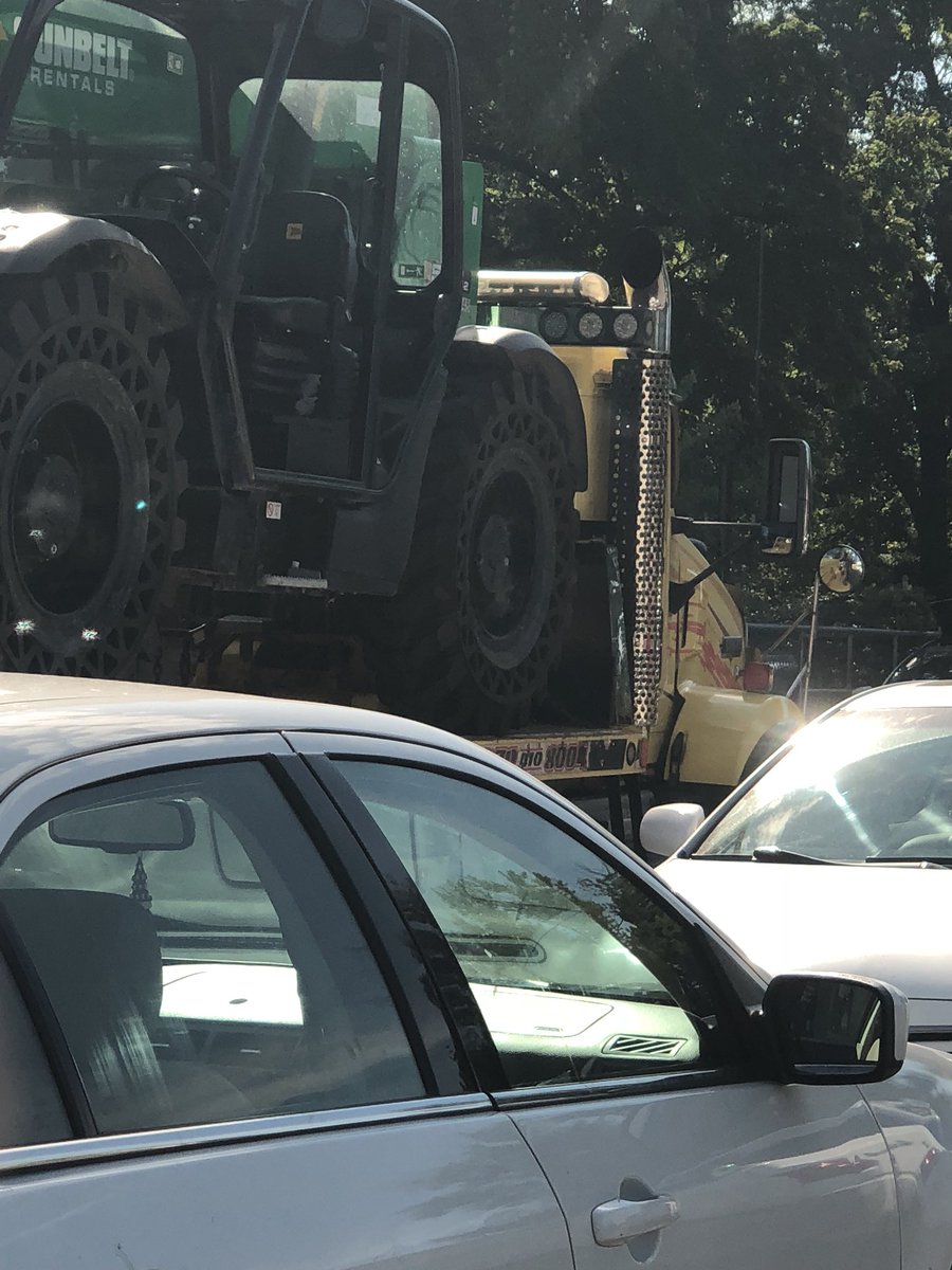 AndrewLeist's tweet photo. Towing companies need first net too!!! #firstnet #sheerdisruption #primetime @DouglasJanifer @MikeJablonski5 @MrsJaronfelder @404girl @DobbinStr0ng https://t.co/5sUQ9BPPs9