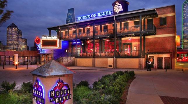 PartyChaser.com tweet media