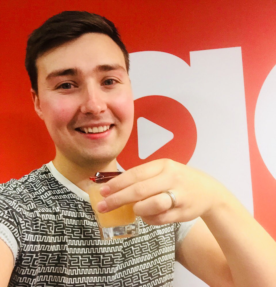 HitsEastMidNews's tweet image. It’s #NottmCocktailWeek. I’ve been given this 😍 treat to try. Non alcoholic, have no fear! 🎉 - Phil x