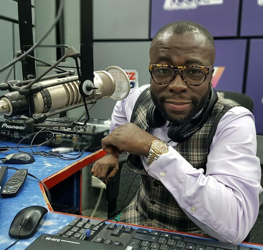 friendsOfAndy_D's tweet photo. #DriveOnJoy with @andydosty 
Tune in baby @Joy997FM
It's Classic #RETRO call it #THROWBACKTHURSDAY 
📻🎧🎙🎶💿💞💕 https://t.co/oU2hYFsSM7