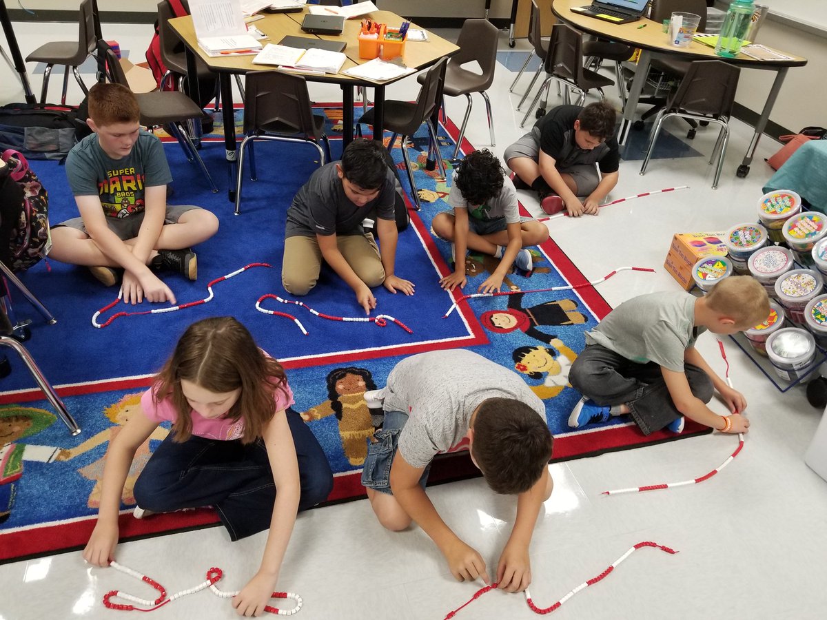 billhassemath's tweet photo. Using a #beadednumberline to round decimals #engagementmadeeasy #besttoolsever #ourstudentsrock https://t.co/oDmvSNh4xD