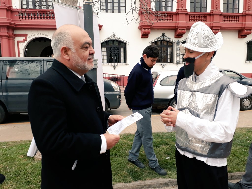 CorpoLaSerena's tweet photo. 🤗474° Aniversario La Serena: recreación de personajes históricos  de la comuna y la región, representados por estudiantes👨👩 de establecimientos educacionales que pertenecen a la Mesa de Patrimonio de @CorpoLaSerena
#LaSerenaesCultura👌🏛🏤⏳ https://t.co/fqOK7AGI7y
