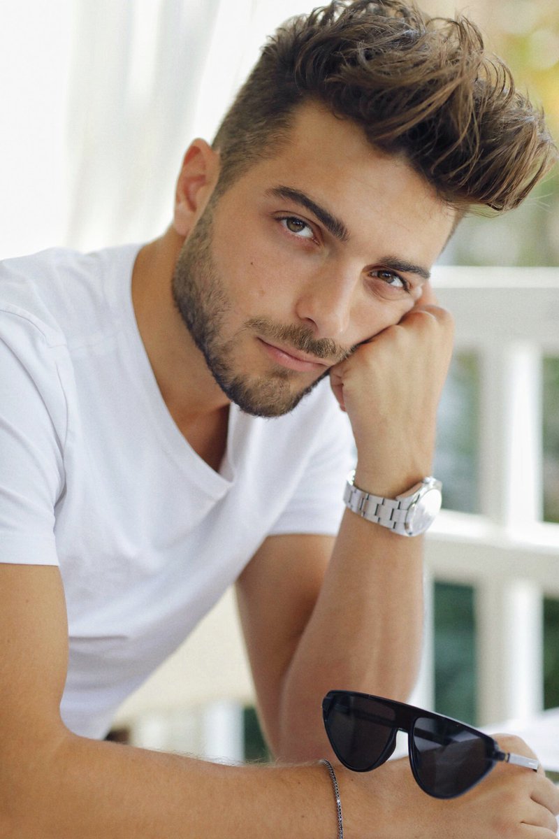 GianGinoble's tweet photo. Quasi nulla deve essere detto quando sai usare gli occhi. https://t.co/CWjWR7BSk2