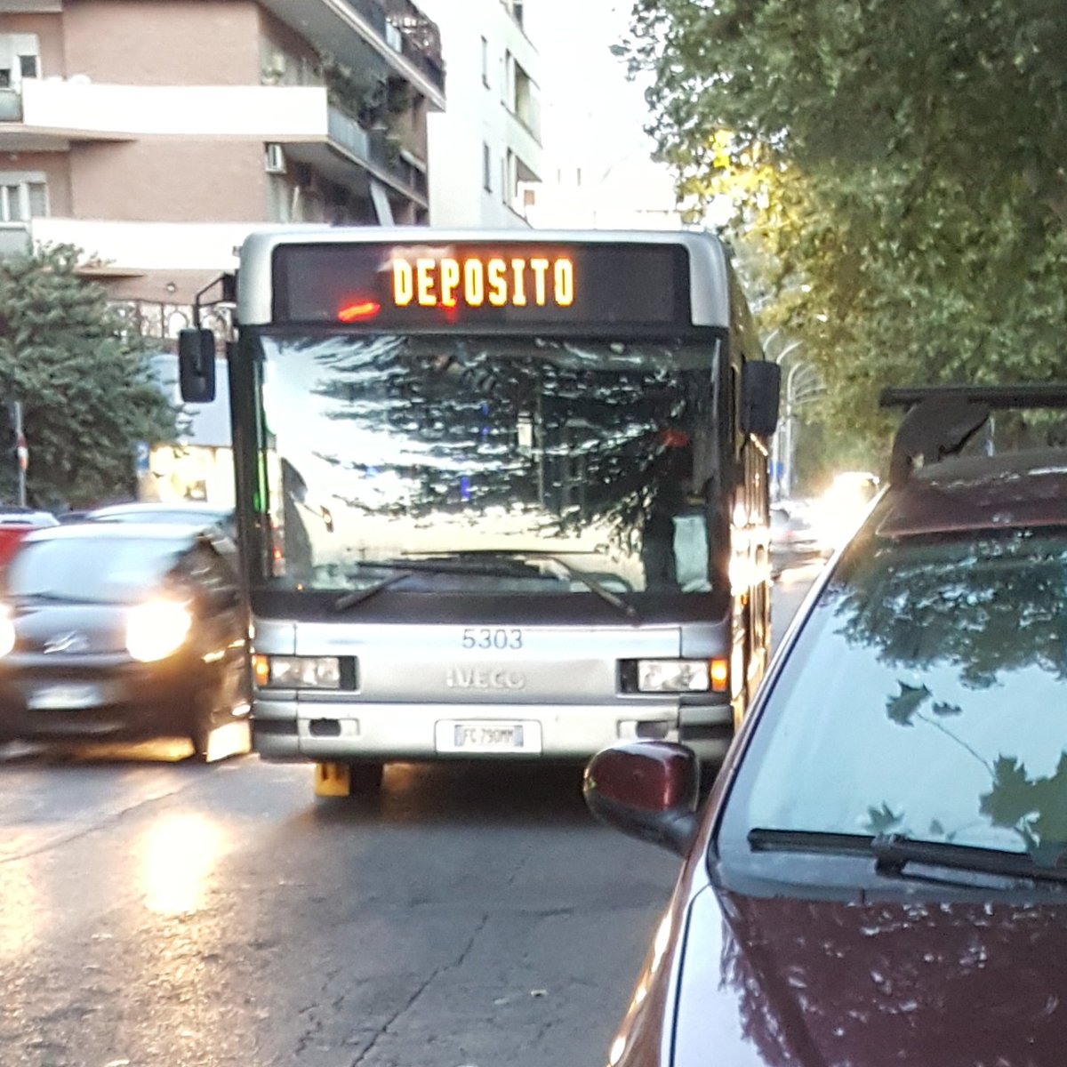 Piamola_A_Ride's tweet photo. Ammazza...
#OraProNoBus #FioreAllOcchiello #ATAC #FuoriServizio #Deposito
@MercurioPsi @ATtACcatiAlBus @battaglia_persa @iltrenoromalido @TplRoma @TreninoBlu https://t.co/BBCZYgxEdc