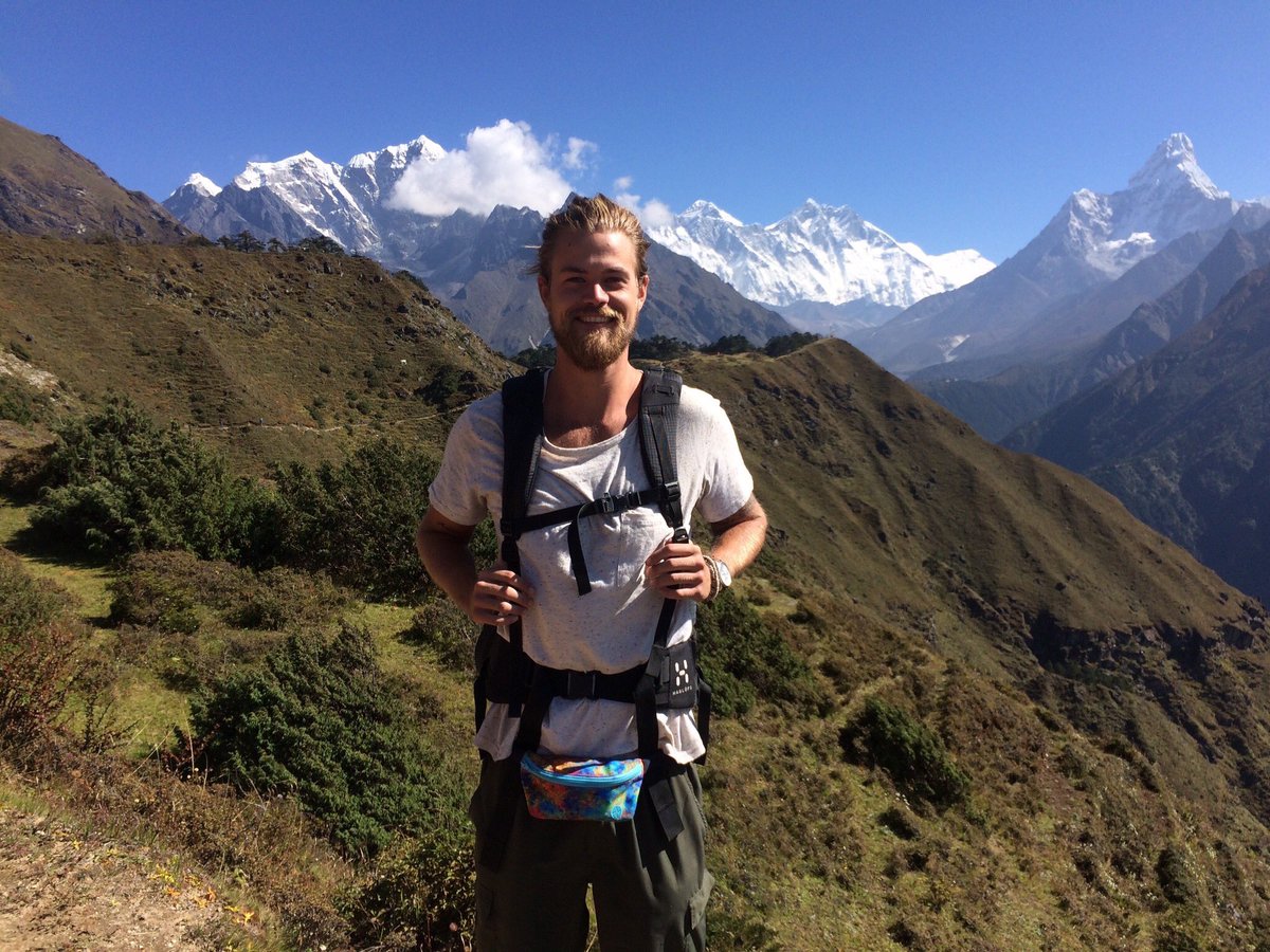 🏔 white-capped mountains >>>

#niksworldtravel #himalayas #nepal #journey #everest #explore #jauntlife