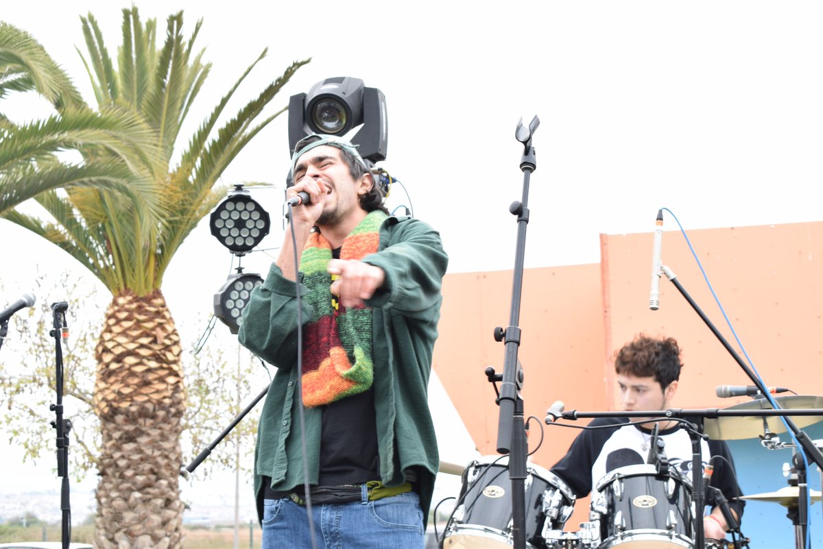 InacapLaSerena's tweet photo. A esta hora subimos el volumen para disfrutar del Festival de Bandas Emergentes #INFEST2018. Música regional, gastronomía y artesanía en una jornada dedicada a nuestros estudiantes. #VidaEstudiantil #UniversidadINACAP https://t.co/K76GKIUkNk