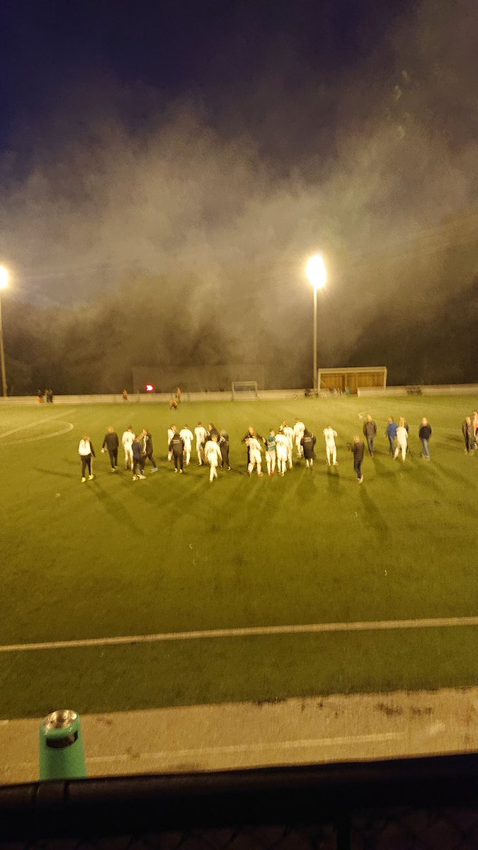 Fantastisk innsats av mannane på <a href="/ValestrandH/">Valestrand Hjellvik</a> i dag. Herlig 2-1 seier mot #Austevoll