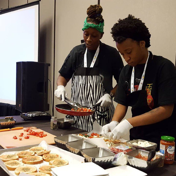 CarolinasMJNews's tweet photo. Charlotte's Chef Zoe, of Cannifusion, is at @carolinahempfestival doing a GREAT job with her 1st cooking demonstration. She's making pizza.
🍕🍅🍴
P.S. She's the only speaker cheered when she was introduced. 
[Photos by @sullybridgetb]
 #CBDlife #CannaHealth #chfe2018 #CLTnews https://t.co/hl4RjzM7QY