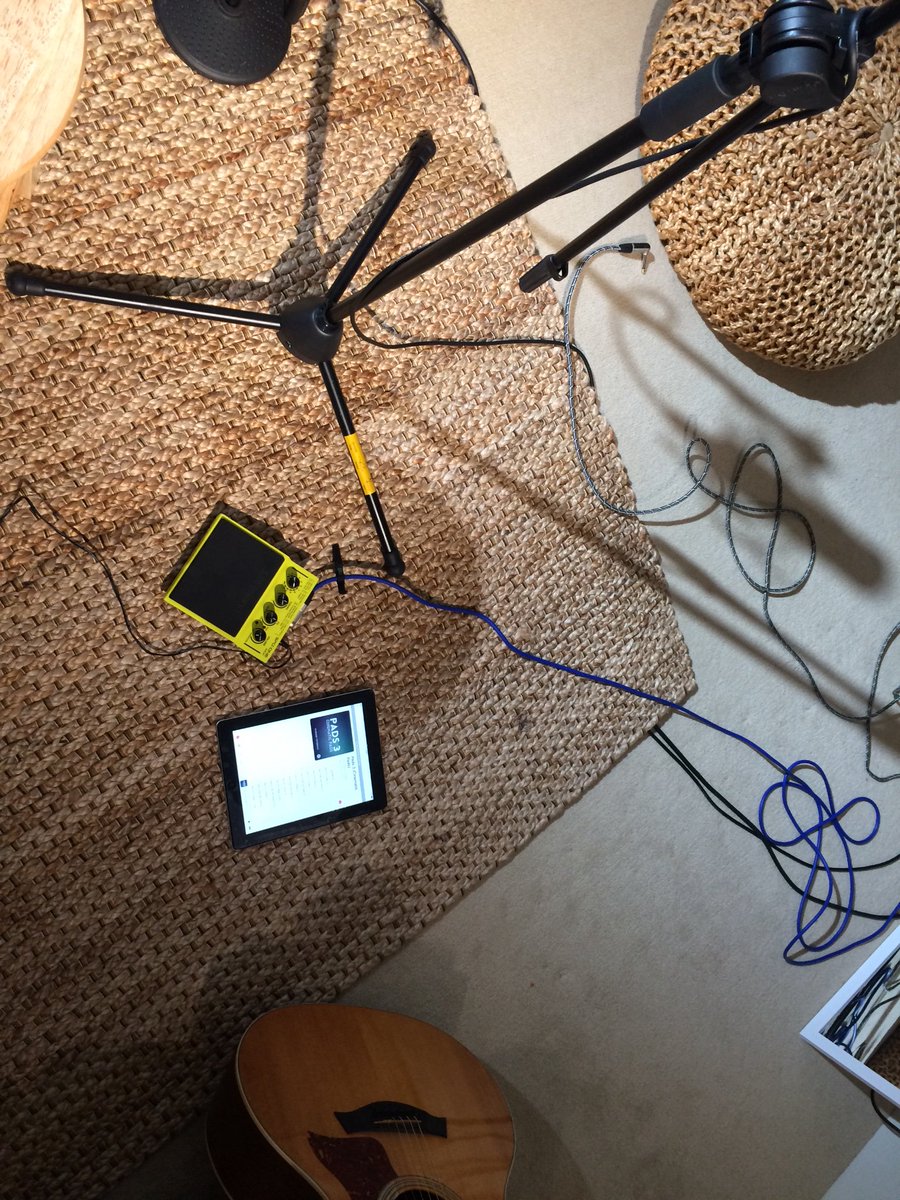 RobEisner's tweet image. Great afternoon shooting some acoustic videos with Sitting-room session. Can’t wait for you to see them!
#music #worship  #worshipleader