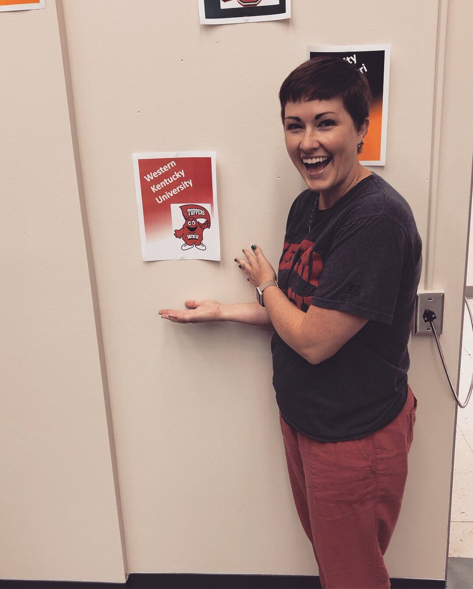 rachface444's tweet photo. Roots to Mizzou day Year 3! Love an excuse to wear my Big Red earrings. Proud to be a Hilltopper and represent my school as a future veterinarian. Missing my alma mater a little more today! @wku @WKUAlumni @WKUHonors https://t.co/ksZCXWS7Lf