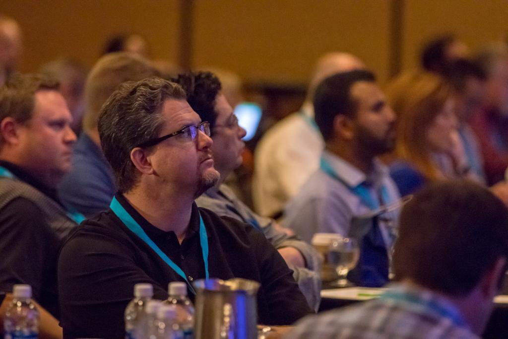CiscoIT's tweet photo. Only 12% of Cisco customers have a developed cloud strategy – are you ready? Listen to the Cisco experts at Data Center Day. https://t.co/QeaFnOMQNa #BeyondtheNetwork #ITpodcast #BringIT https://t.co/2LTtSz63me