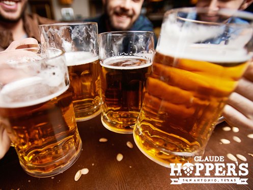 Don't forget we have earlier hours now!! Monday thru Friday at 3pm and 12 noon on weekends. Perfect time for some #football!!