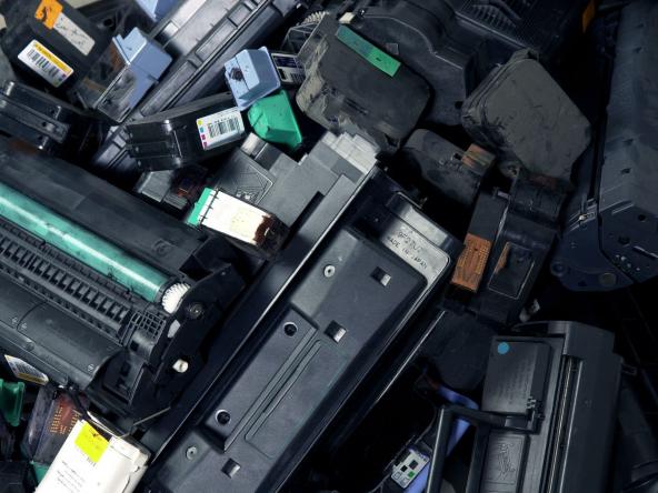 RLouisPerrier's tweet photo. Par arrêté publié au #JORF, l'Etat a agréé Ecologic au 1er aout 2018 pour organiser la filière de recyclage des cartouches d’impression conformément à l’évolution de la réglementation DEEE. https://t.co/bDSUSmEmWN #nouvelagrément #REP #Openscope https://t.co/u0OPXpoHGB