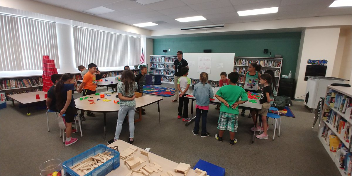 SRESMakerSpace's tweet photo. Ms. Birkett used MakerSpace centers to review what it means to "Classify" #sunrayscores @sunrayexplorers https://t.co/3PhgpcQJmY