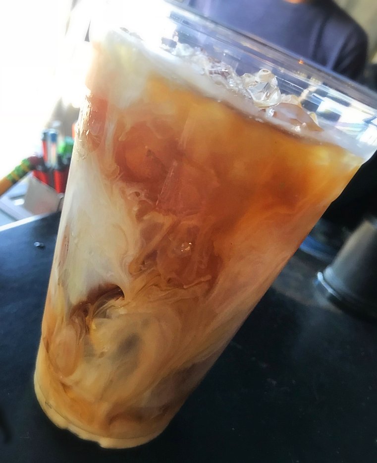 32shea's tweet image. A cold brew for a hot day. #thirstythursday Drive Thru/Order Line: 602-867-7432
.
.

#coldbrewcrew #coldbrew #coffeeart #coldbrewcoffee #phxcoffeeculture #phxdrinks #sipsogood #coffeeswirl #32shea #north32nd #northphoenix #igeraz #coffeegram #coffeelover #espressoyourself #coffee