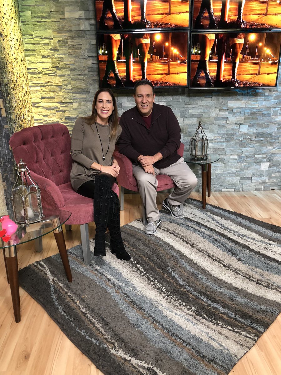 hijodevecino's tweet photo. En el foro de @alas9_wtv , @Pasadita y @Oscarapia platican del éxito que tiene el programa @LoQuePasoPasoTV , producción de @taniacastillof . Aquí, con @MendivilCrystal @Jorgegzamitiz #MariaRebeca https://t.co/DSDiIUrmMq