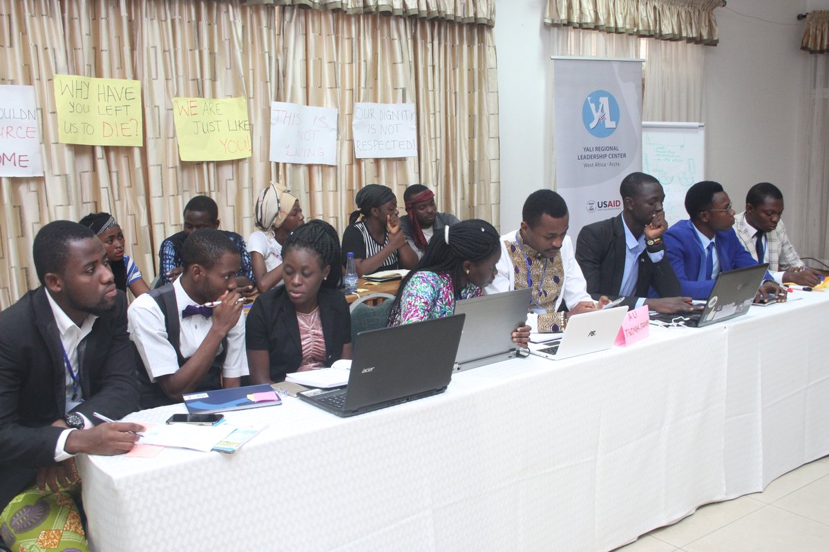 YALIRLCWAAccra's tweet photo. The Sisia Slum Project, according to Team Cameroon, will in the short term, solve priority problems &amp; economic activities. In the medium term, the Team proposes to economically empower community members to gain members' buy in for long term solutions.  #YALIRLCWA #GhanaCohort11 https://t.co/CRl7HrMDNG