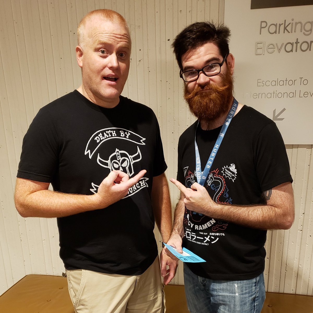 WardcoProps's tweet photo. Ran into this awesome dude. I've followed @coregeek for a long while online, but it was ready great to get to meet him in person. He's brought some badass stuff to dragoncon this year! I can't wait to talk props with him again. 
#propbuilders #dragoncon https://t.co/RPXURSymSb