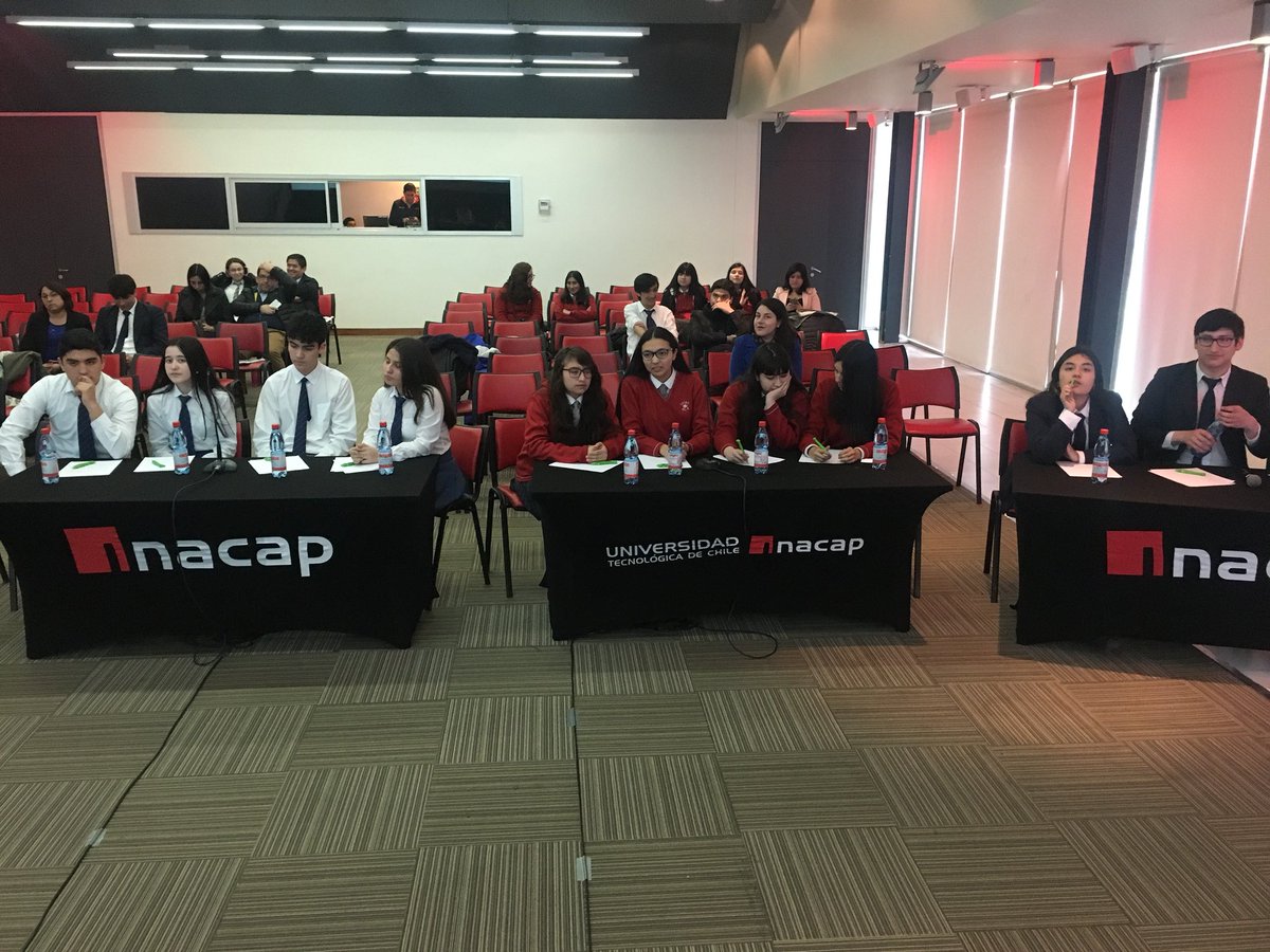 INACAP_CONCE's tweet photo. Son cinco los colegios que hoy están presentes en la final regional de las #OlimpiadasDeActualidad #OA2018 donde compiten mediante a sus conocimientos en temas de actualidad @ANPChile @ZigZagEditorial https://t.co/sCsQqjkfj5