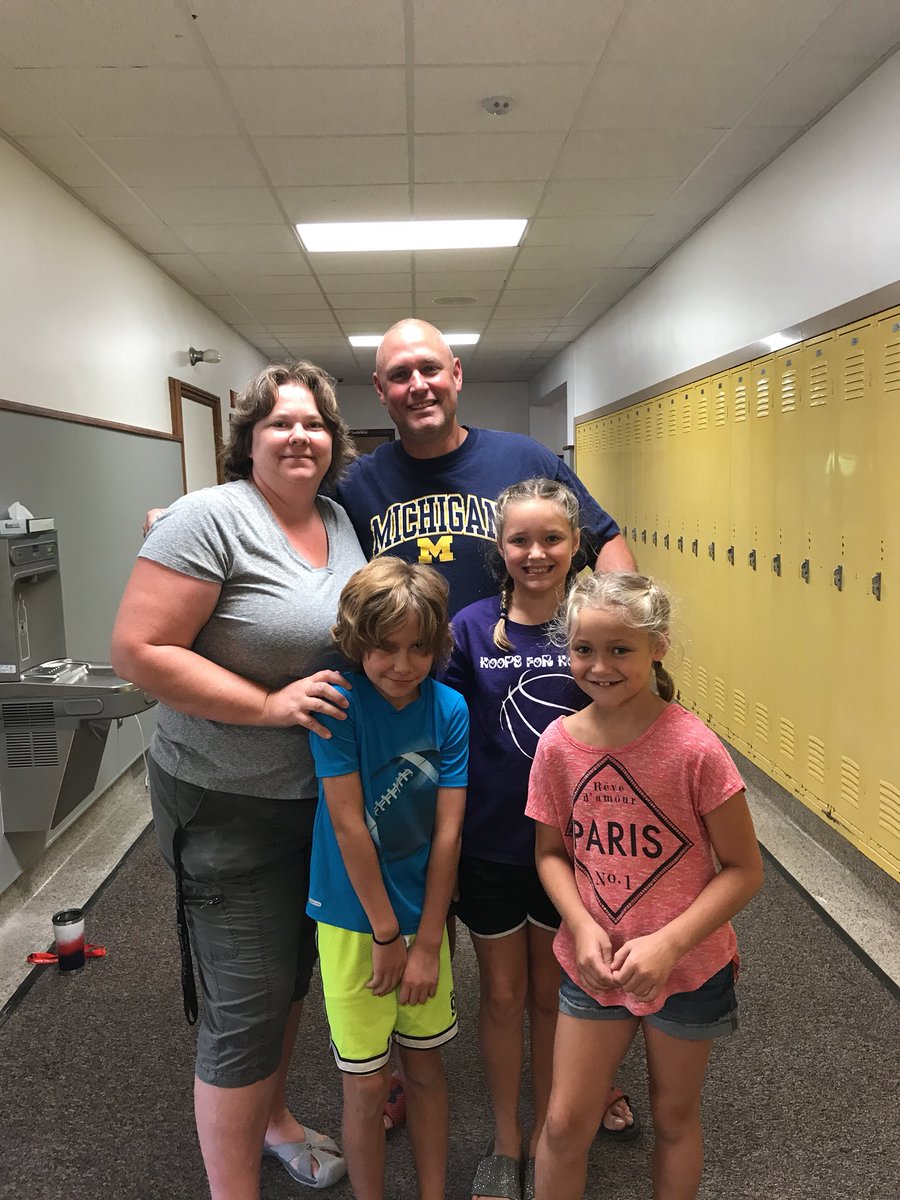shawndhatfield's tweet photo. Getting ready for school is a family affair at East Jordan ES #ejproud https://t.co/bSfI8oTgqJ