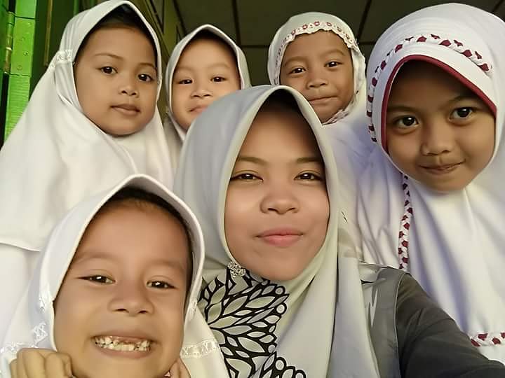 LisyaVanBarru's tweet photo. kemerdekaan bagiku sama halnya dengan ilmu pengetahuan yaitu pencapaian melalui proses panjang dan jika berhasil dicapai, akan disalurkan lagi agar orang lain merasakan kemerdekaan yang sama
@arena_musik @xfunity
@Sevenesia @quizyid @musicastudios
#Nadakumerdeka
@Vifi96
@W3N_8 https://t.co/E6gBlvpcAK