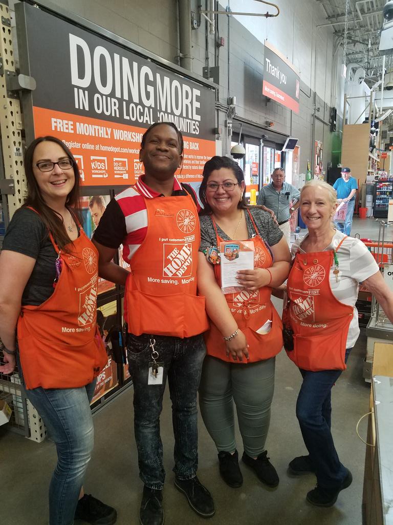 <a href="/GriesAnthony/">Anthony</a> <a href="/KC81808/">Kim Chepinskas</a> <a href="/AngelaYelles/">angela yelles</a> Bert being recognized for customer service and Moreina getting recognized for driving leads on the front end