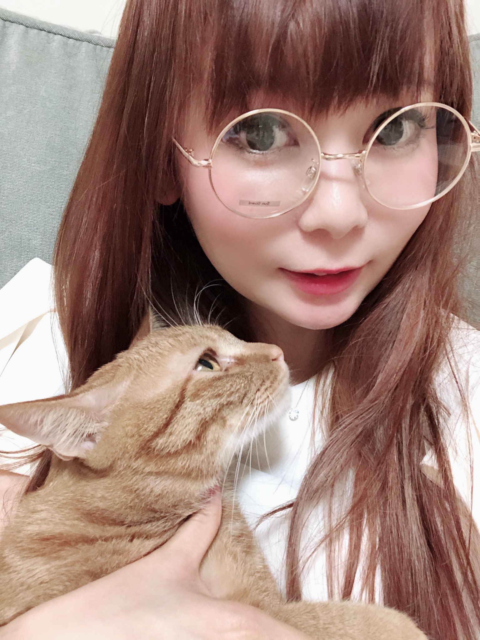 しぶとい中川翔子 この面白い丸メガネも似合う人に当たるかな T Co Wl8ugynmig Twitter