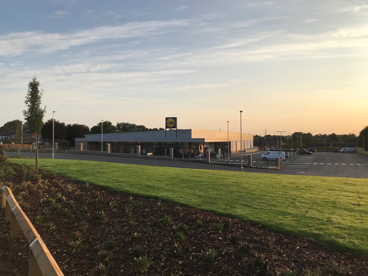 smrarchitects's tweet photo. #Knaresborough @LidlUK #New #Type1300 #Store #grandopening. Completed #project looking good, a great #team result, well done to all involved @CastlehouseCon @LichfieldsUK #resolvepr #mpconsulting #ejs @FDASue https://t.co/8DaqPtiOzb