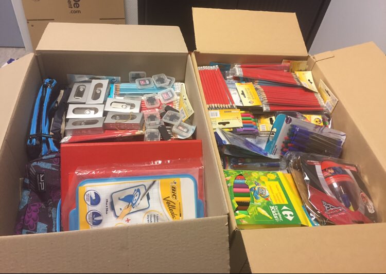 R_chaibi's tweet photo. Fournitures scolaires prêtes pour le grand ✈️ vers la 🇹🇳 et les enfants de l’association #ATLD partenaire de l'#APCAFT.
Je tiens à remercier @AudeLagarde , Maire de @VilledeDrancy pour son aide et son soutien à l’occasion de cette 1ère opération solidaire.
🇫🇷🇹🇳 https://t.co/tM1tyqLrMw