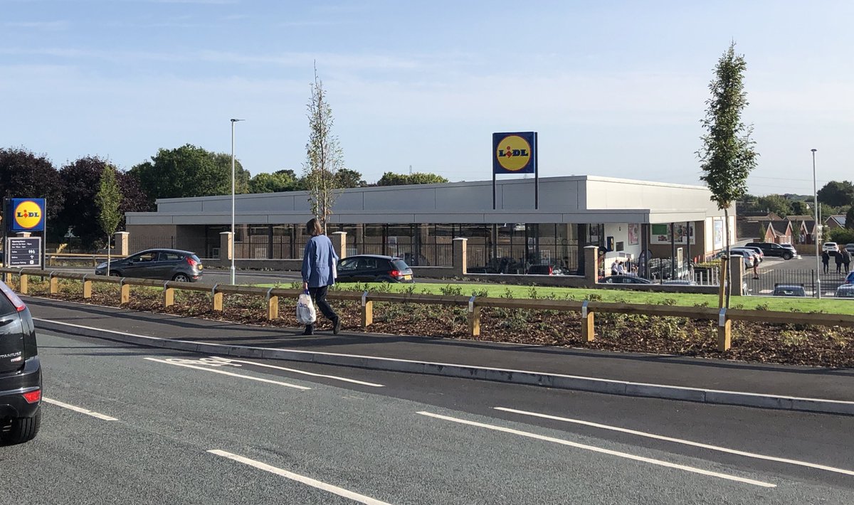 smrarchitects's tweet photo. #Knaresborough @LidlUK #New #Type1300 #Store #grandopening. Completed #project looking good, a great #team result, well done to all involved @CastlehouseCon @LichfieldsUK #resolvepr #mpconsulting #ejs @FDASue https://t.co/8DaqPtiOzb