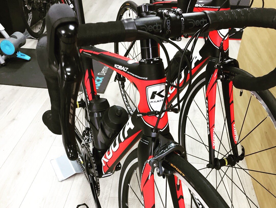 racescene_uk's tweet photo. His n hers ready for the weekend sunshine โ๏ธ๐ด๐ป๐ด๐ปโโ๏ธ This Couple of Kuota Kobalts built with Shimano 105, Mavic Aksium wheelsets and Deda Finishing Kit ๐ฎ๐น #Racescene #CustomBuilt #Kuota #ItalianCycles https://t.co/pZ4f60toOh
