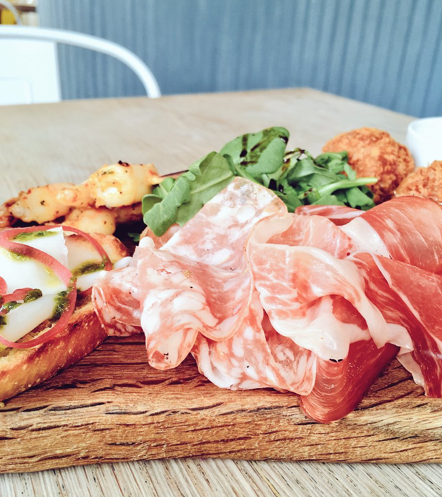 Open this evening until 8pm! #sharingplates #fish #pasta #pizza